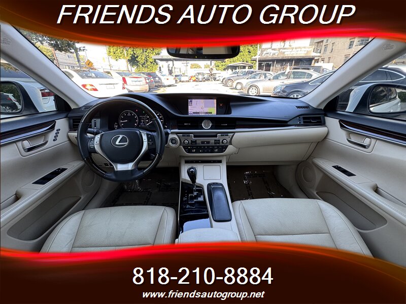 2013 Lexus ES 350 photo 25