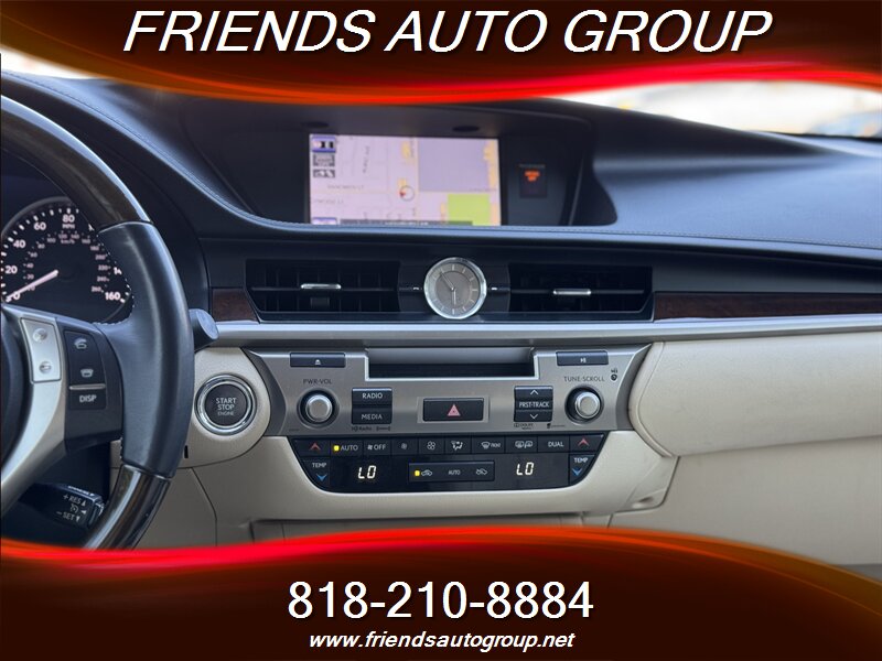 2013 Lexus ES 350 photo 23