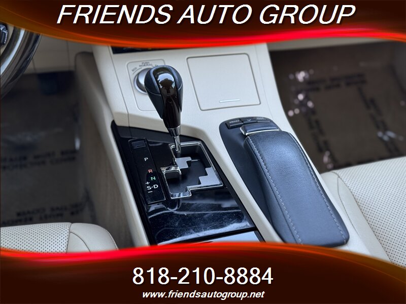 2013 Lexus ES 350 photo 22