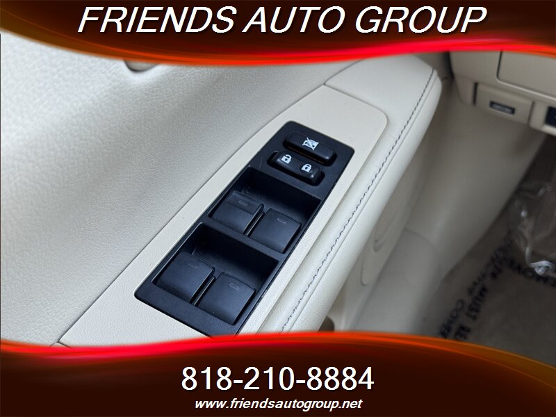 2013 Lexus ES 350 photo 15