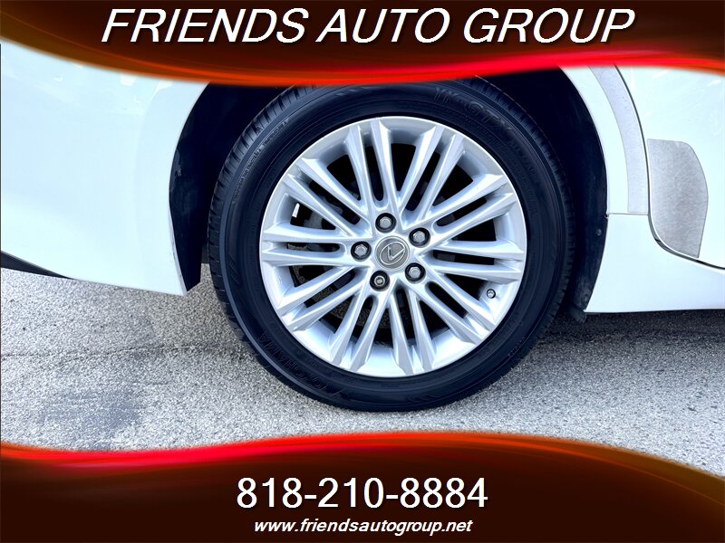 2013 Lexus ES 350 photo 27
