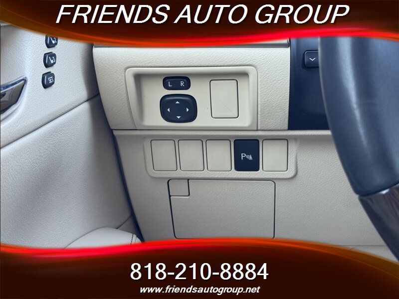 2013 Lexus ES 350 photo 17