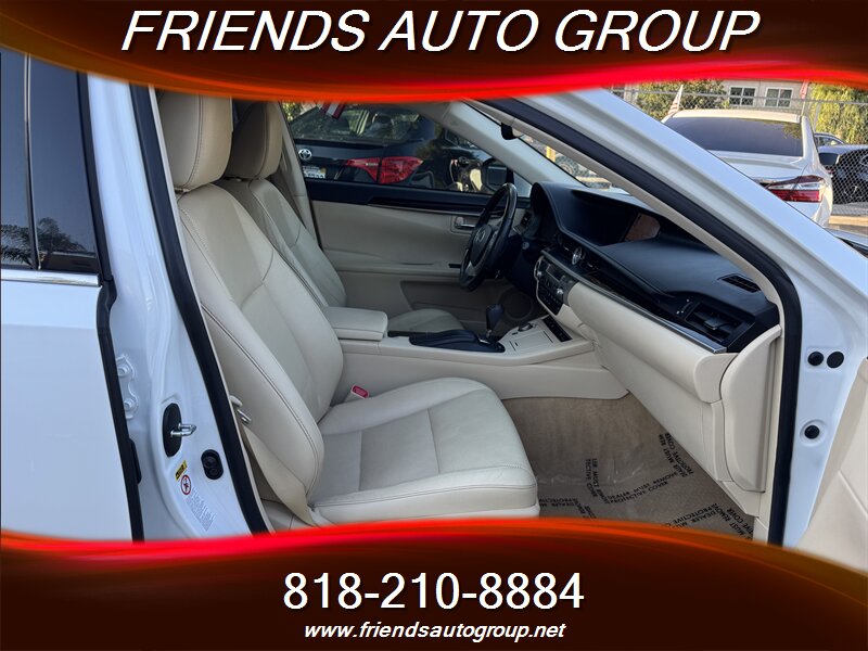 2013 Lexus ES 350 photo 12