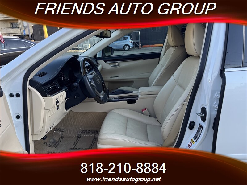 2013 Lexus ES 350 photo 10