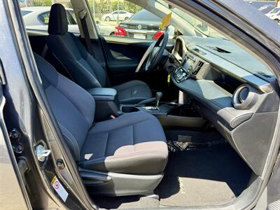 2015 Toyota RAV4 XLE - Photo 14 - Van Nuys, CA 91406