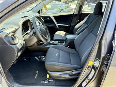 2015 Toyota RAV4 XLE - Photo 12 - Van Nuys, CA 91406