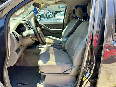 2012 Nissan Frontier SV V6 - Photo 12 - Van Nuys, CA 91406