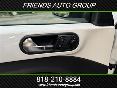 2012 Volkswagen Beetle Premiere - Photo 16 - Van Nuys, CA 91406