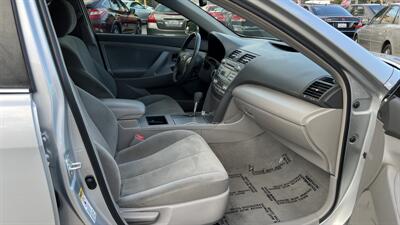 2007 Toyota Camry Hybrid   - Photo 12 - Van Nuys, CA 91406