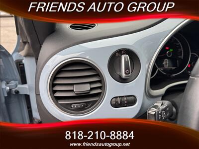 2013 Volkswagen Beetle 2.5L PZEV   - Photo 18 - Van Nuys, CA 91406