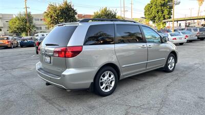 2005 Toyota Sienna XLE Limited 7 Passenger   - Photo 9 - Van Nuys, CA 91406