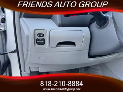 2009 Toyota Camry XLE   - Photo 19 - Van Nuys, CA 91406