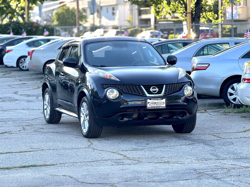 View vehicle photo 3