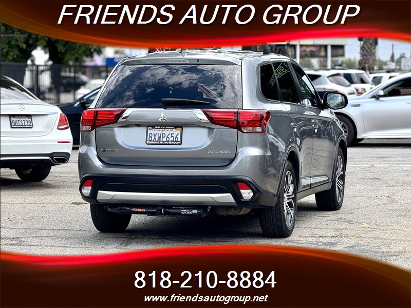 2018 Mitsubishi Outlander SE photo 4