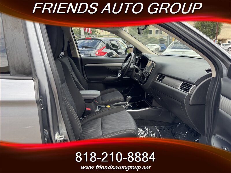 2018 Mitsubishi Outlander SE photo 14