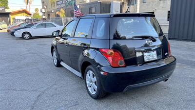 2005 Scion xA   - Photo 8 - Van Nuys, CA 91406