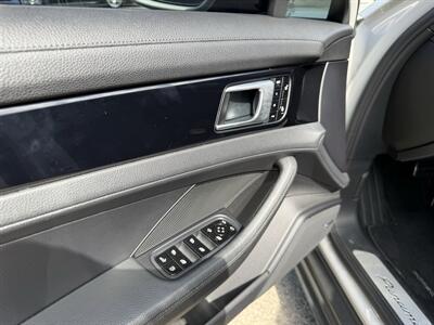 2018 Porsche Panamera 4 E-Hybrid - Photo 18 - Van Nuys, CA 91406