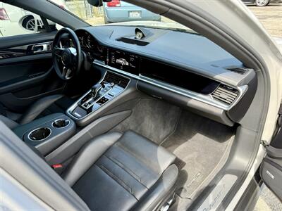 2018 Porsche Panamera 4 E-Hybrid - Photo 13 - Van Nuys, CA 91406