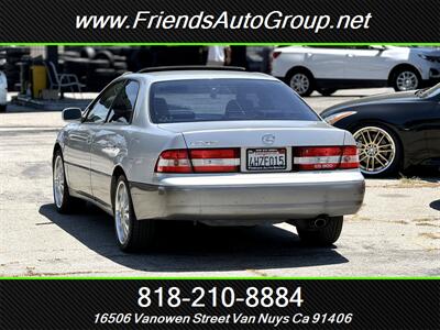 2000 Lexus ES 300 - Photo 4 - Van Nuys, CA 91406