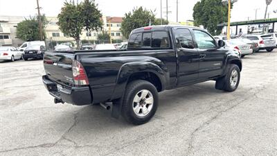 2010 Toyota Tacoma PreRunner V6   - Photo 7 - Van Nuys, CA 91406