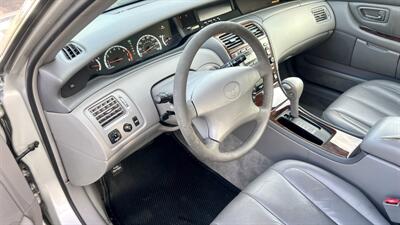 2001 Toyota Avalon XLS   - Photo 5 - Van Nuys, CA 91406