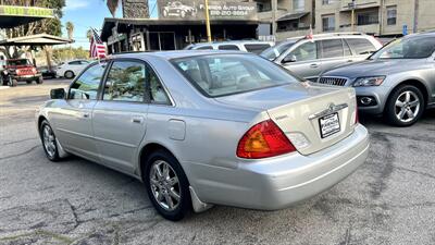 2001 Toyota Avalon XLS   - Photo 4 - Van Nuys, CA 91406