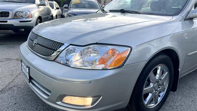 2001 Toyota Avalon XLS   - Photo 21 - Van Nuys, CA 91406