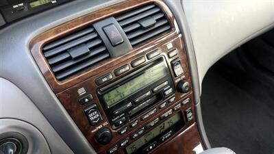 2001 Toyota Avalon XLS   - Photo 17 - Van Nuys, CA 91406