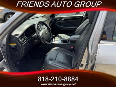 2013 Hyundai Genesis 3.8L   - Photo 12 - Van Nuys, CA 91406