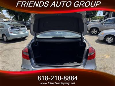 2013 Hyundai Genesis 3.8L   - Photo 27 - Van Nuys, CA 91406