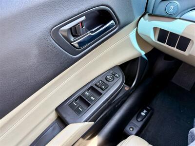 2013 Acura ILX 2.0L w/Tech - Photo 18 - Van Nuys, CA 91406