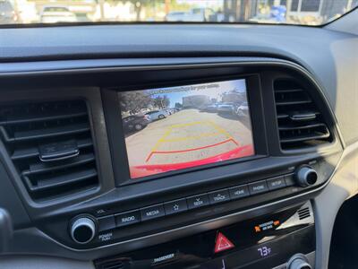 2020 Hyundai ELANTRA SEL   - Photo 24 - Van Nuys, CA 91406