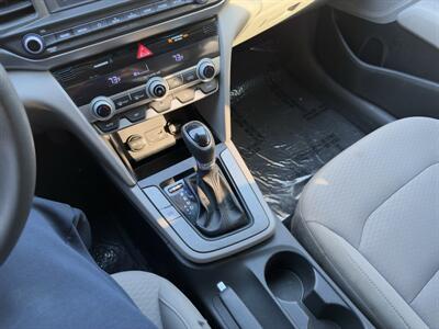 2020 Hyundai ELANTRA SEL   - Photo 23 - Van Nuys, CA 91406