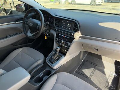 2020 Hyundai ELANTRA SEL   - Photo 14 - Van Nuys, CA 91406