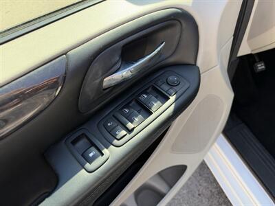 2016 Dodge Grand Caravan SXT   - Photo 19 - Van Nuys, CA 91406