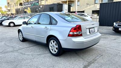 2007 Volvo S40 2.4i   - Photo 8 - Van Nuys, CA 91406