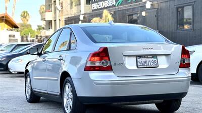 2007 Volvo S40 2.4i   - Photo 4 - Van Nuys, CA 91406