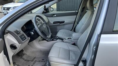 2007 Volvo S40 2.4i   - Photo 12 - Van Nuys, CA 91406