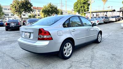 2007 Volvo S40 2.4i   - Photo 7 - Van Nuys, CA 91406