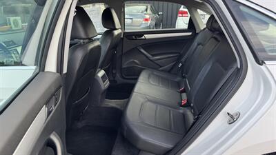 2012 Volkswagen Passat SE PZEV   - Photo 10 - Van Nuys, CA 91406