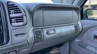 1999 Chevrolet Suburban C1500   - Photo 28 - Van Nuys, CA 91406