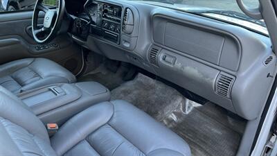 1999 Chevrolet Suburban C1500   - Photo 14 - Van Nuys, CA 91406