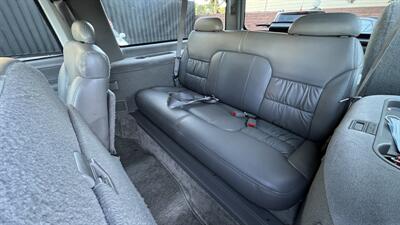 1999 Chevrolet Suburban C1500   - Photo 17 - Van Nuys, CA 91406