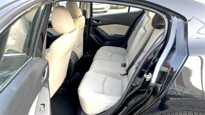 2014 Mazda Mazda3 i Touring   - Photo 9 - Van Nuys, CA 91406