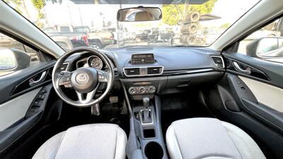 2014 Mazda Mazda3 i Touring   - Photo 18 - Van Nuys, CA 91406