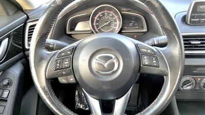 2014 Mazda Mazda3 i Touring   - Photo 14 - Van Nuys, CA 91406