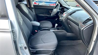 2011 Kia Soul +   - Photo 8 - Van Nuys, CA 91406