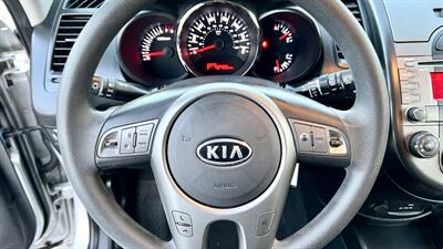 2011 Kia Soul +   - Photo 14 - Van Nuys, CA 91406