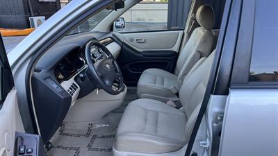 2001 Toyota Highlander   - Photo 13 - Van Nuys, CA 91406