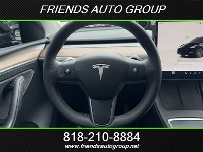 2024 Tesla Model Y Long Range   - Photo 18 - Van Nuys, CA 91406